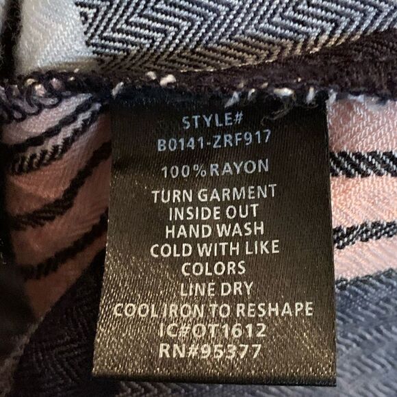 LIKE NEW SANCTUARY BOYFRIEND SHIRT - Picture 8 of 8